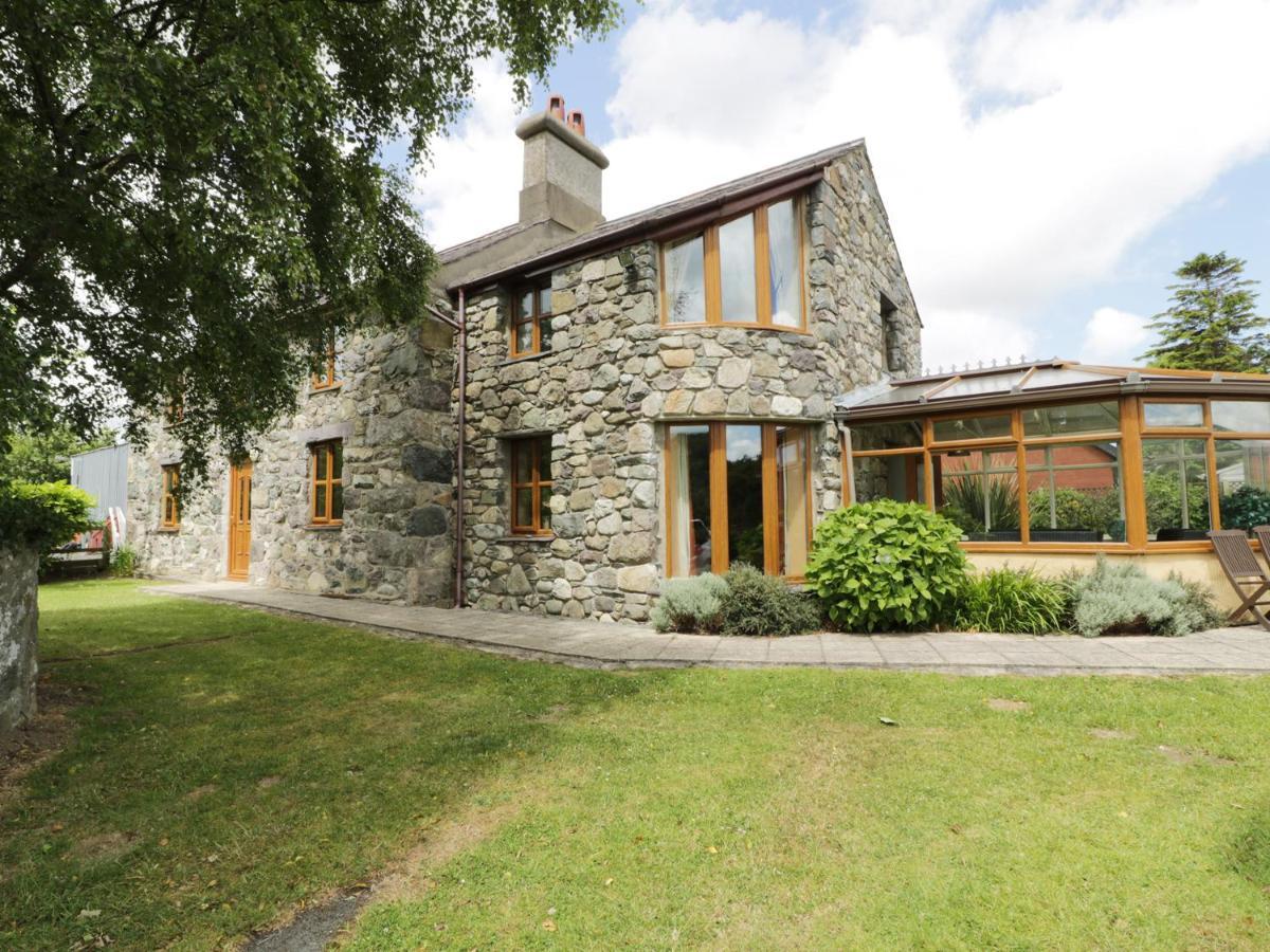 Ddol Helyg Farmhouse Llanrug Bagian luar foto